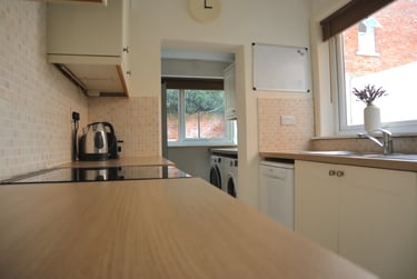 4 bed house, Cross Street (INCLUDES BILLS), Ashbourne rd area, Derby, DE223FZ - Image 2