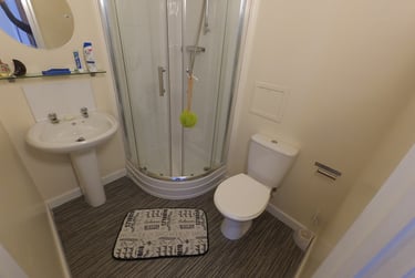 9 bed house, Royal Terrace, Barrack Road, Northampton, NN13RF - Image 2