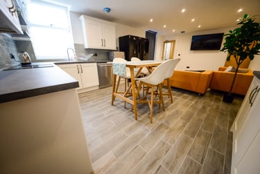 6 bed house, Riga Road, Fallowfield, Manchester, M146JJ - Image 1