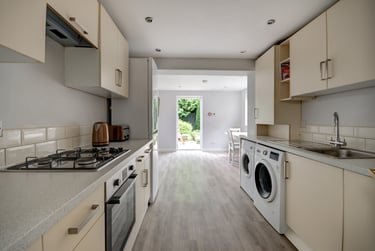 5 bed house, Swindon Road, St Pauls, Cheltenham, GL519HZ - Image 2