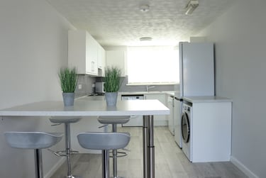 5 bed house, Alstone Lane, St Marks, Cheltenham, GL518HW - Image 2