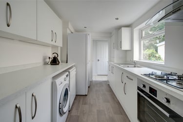 5 bed house, Marle Hill Parade, Francis Close Hall, Cheltenham, GL504LG - Image 2