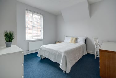 5 bed house, Marle Hill Parade, Francis Close Hall, Cheltenham, GL504LG - Image 6