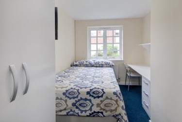 9 bed house, Swindon Road, St Pauls, Cheltenham, GL519HZ - Image 5