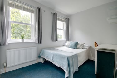 5 bed house, Marle Hill Road, Francis Close Hall, Cheltenham, GL504LN - Image 2