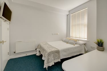 5 bed house, Marle Hill Road, Francis Close Hall, Cheltenham, GL504LN - Image 7