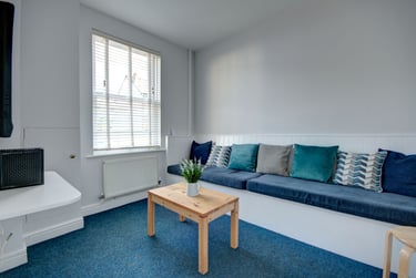 5 bed house, Marle Hill Road, Francis Close Hall, Cheltenham, GL504LN - Image 1