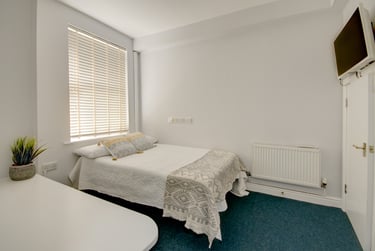 5 bed house, Marle Hill Road, Francis Close Hall, Cheltenham, GL504LN - Image 7