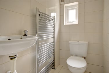 5 bed house, Marle Hill Parade, Francis Close Hall, Cheltenham, GL504LG - Image 9