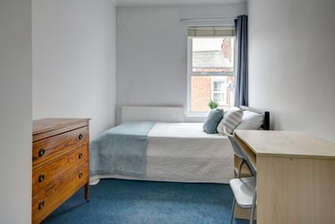 5 bed house, Marle Hill Parade, Francis Close Hall, Cheltenham, GL504LG - Image 7