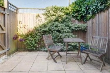 1 bed house, Marle Hill Road, Francis Close Hall, Cheltenham, GL504LN - Image 5