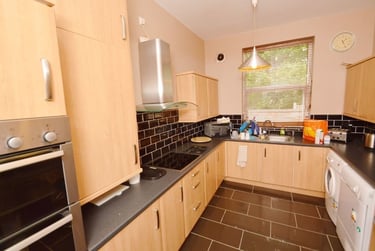 5 bed house, Albion road, Fallowfield, Manchester, M146LU - Image 2