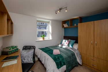 4 bed flat, 22-24 Mutley Plain, Mutley plain, Plymouth, PL46LD - Image 2