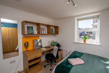 4 bed flat, 22-24 Mutley Plain, Mutley plain, Plymouth, PL46LD - Image 3