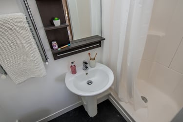 8 bed flat, 22-24 Mutley Plain, Mutley plain, Plymouth, PL46LD - Image 6