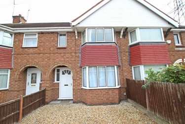 4 bed house, Henwick Avenue, St Johns, Worcester, WR25JB - Image 1