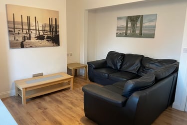 4 bed house, Henwick Avenue, St Johns, Worcester, WR25JB - Image 2