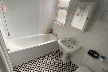 4 bed flat, Thornton Avenue, Chiswick, London, W41QQ - Image 3