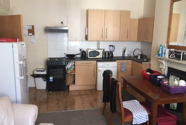 3 bed flat, Shaftesbury Road, Southsea, Portsmouth, PO53JP - Image 2