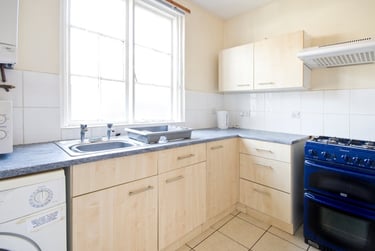 3 bed flat, Forest Road West, Radford, Nottingham, NG74EQ - Image 3