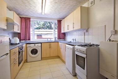 6 bed house, Bentinck Road, Radford, Nottingham, NG74AG - Image 2