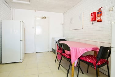 6 bed house, Bentinck Road, Radford, Nottingham, NG74AG - Image 8