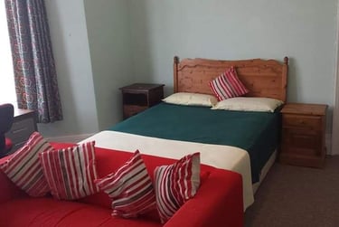 7 bed house, Top of Lisson Grove, Mutley, Plymouth, PL47DN - Image 5