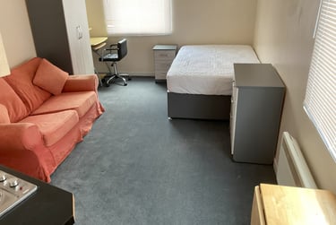 1 bed studio, Studio 20 the cube 5 gibbon lane, Near university, Plymouth, PL48EB - Image 1