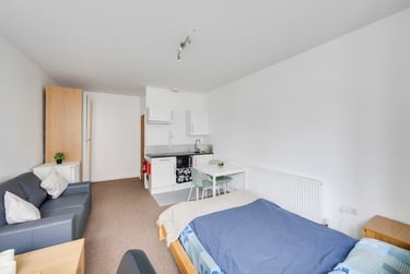 1 bed studio, 14B Furzehill Road, Mutley plain, Plymouth, PL47JY - Image 3