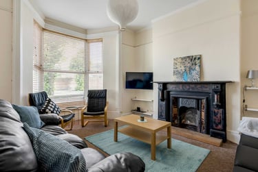 7 bed house, Gwydr Crescent, Uplands, Swansea, SA20AA - Image 1