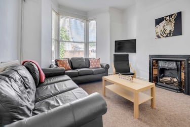 7 bed house, Gwydr Crescent, Uplands, Swansea, SA20AA - Image 1