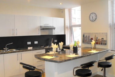 5 bed flat, 7 Tithebarn Street, City centre, Preston, PR11DL - Image 1