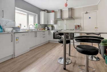 7 bed house, Bryn Road, Brynmill, Swansea, SA20AF - Image 3