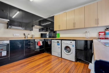 7 bed house, Pantygwydr Road, Brynmill, Swansea, SA20JB - Image 3