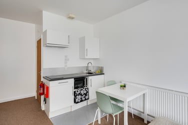 1 bed studio, 14B Furzehill Road, Mutley plain, Plymouth, PL47JY - Image 4