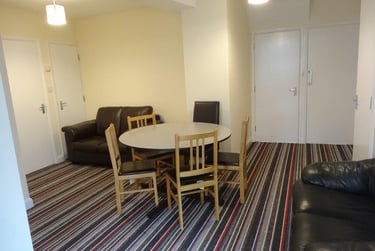 5 bed house, Prior Deram Walk, Canley, Coventry, CV48FS - Image 3