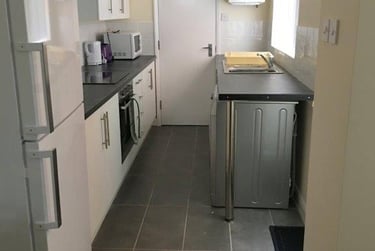 4 bed house, Westwood Road, Earlsdon, Coventry, CV56GB - Image 2