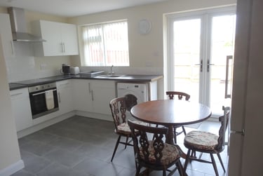 4 bed house, Sir Henry Parkes Road, Canley, Coventry, CV56BX - Image 2