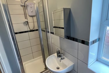 5 bed house, Newport View, Burley, Leeds, LS63BX - Image 11