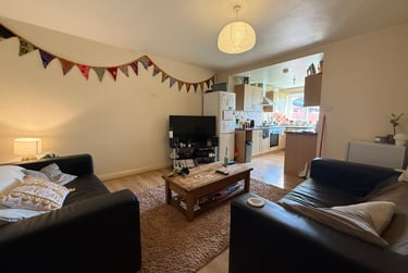 5 bed house, Newport View, Burley, Leeds, LS63BX - Image 1