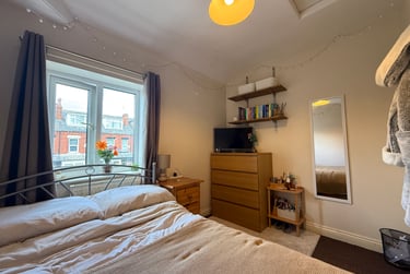 5 bed house, Newport View, Burley, Leeds, LS63BX - Image 5