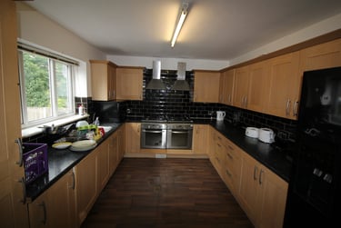 11 bed house, Everett Road, Withington, Manchester, M203EA - Image 2