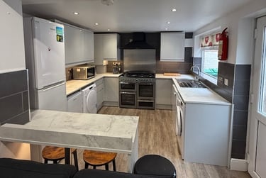 6 bed house, Rothesay Avenue, Lenton, Nottingham, NG71PU - Image 1