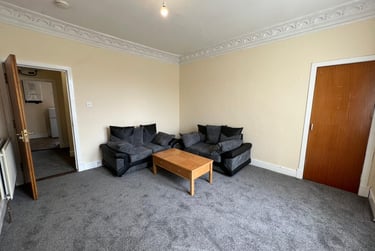 2 bed flat, 13 Benvie Road, West end, Dundee, DD22LG - Image 2
