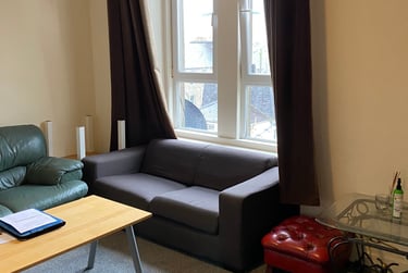 2 bed flat, Cleghorn Street, Central, Dundee, DD22NJ - Image 1