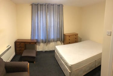 1 bed studio, Polepark Road, Near university, Dundee, DD15QS - Image 1