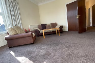 2 bed flat, Perth Road, West end, Dundee, DD21AE - Image 1