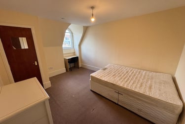 4 bed flat, 11 Whitehall Street, City centre, Dundee, DD14AA - Image 2
