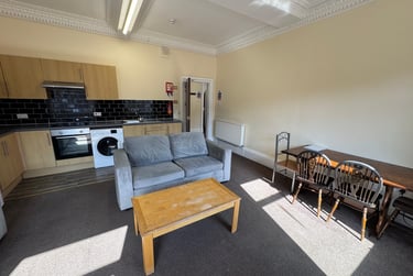 4 bed flat, Commercial Street, City centre, Dundee, DD12AF - Image 2