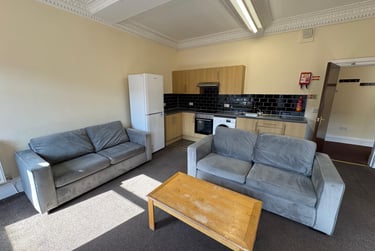 4 bed flat, Commercial Street, City centre, Dundee, DD12AF - Image 1